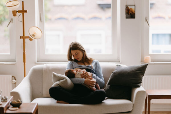 vrouw kraamtijd borstvoeding