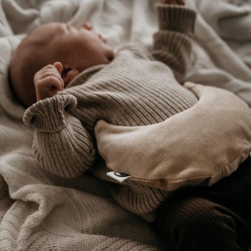 baby met kussentje