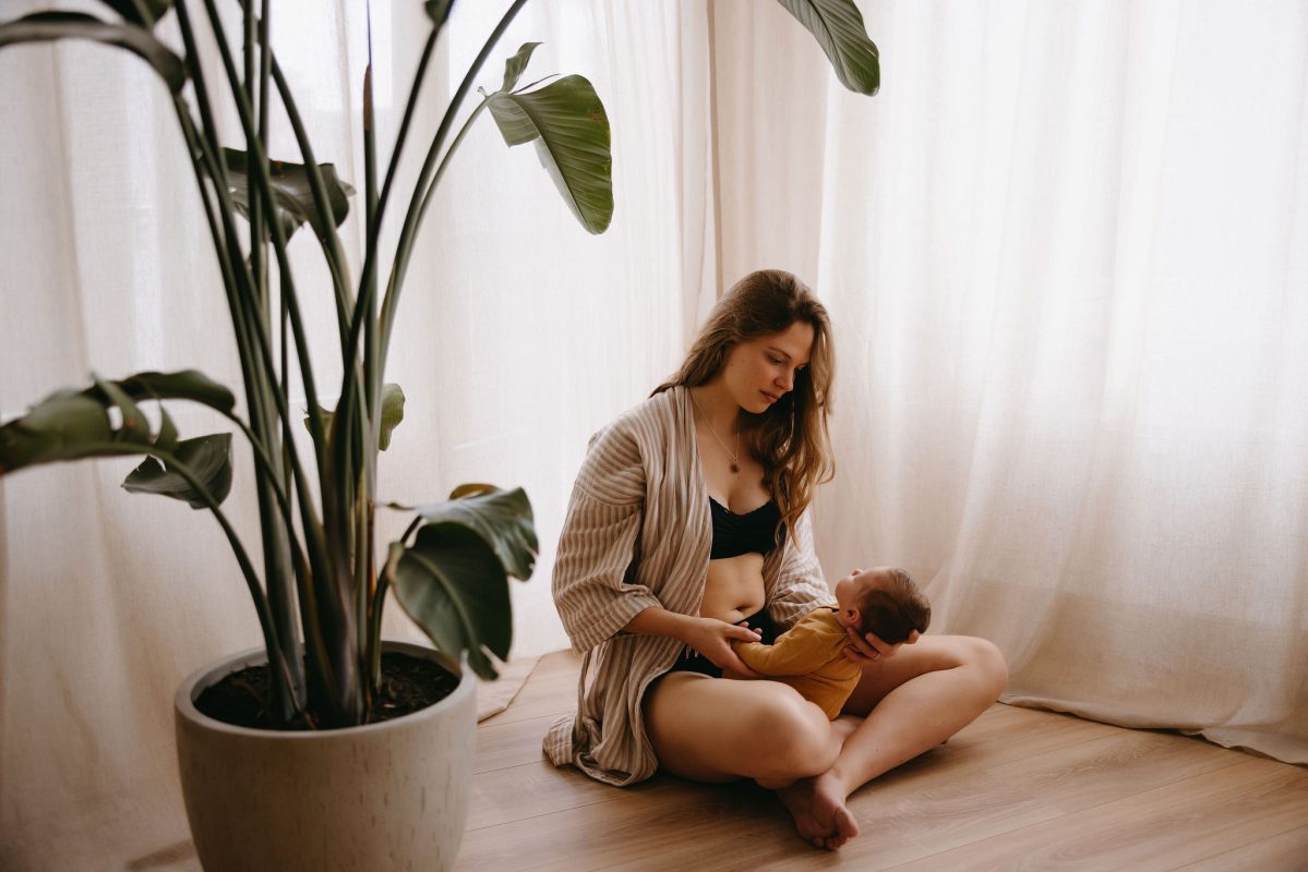 baby houdt verkouden baby hoog